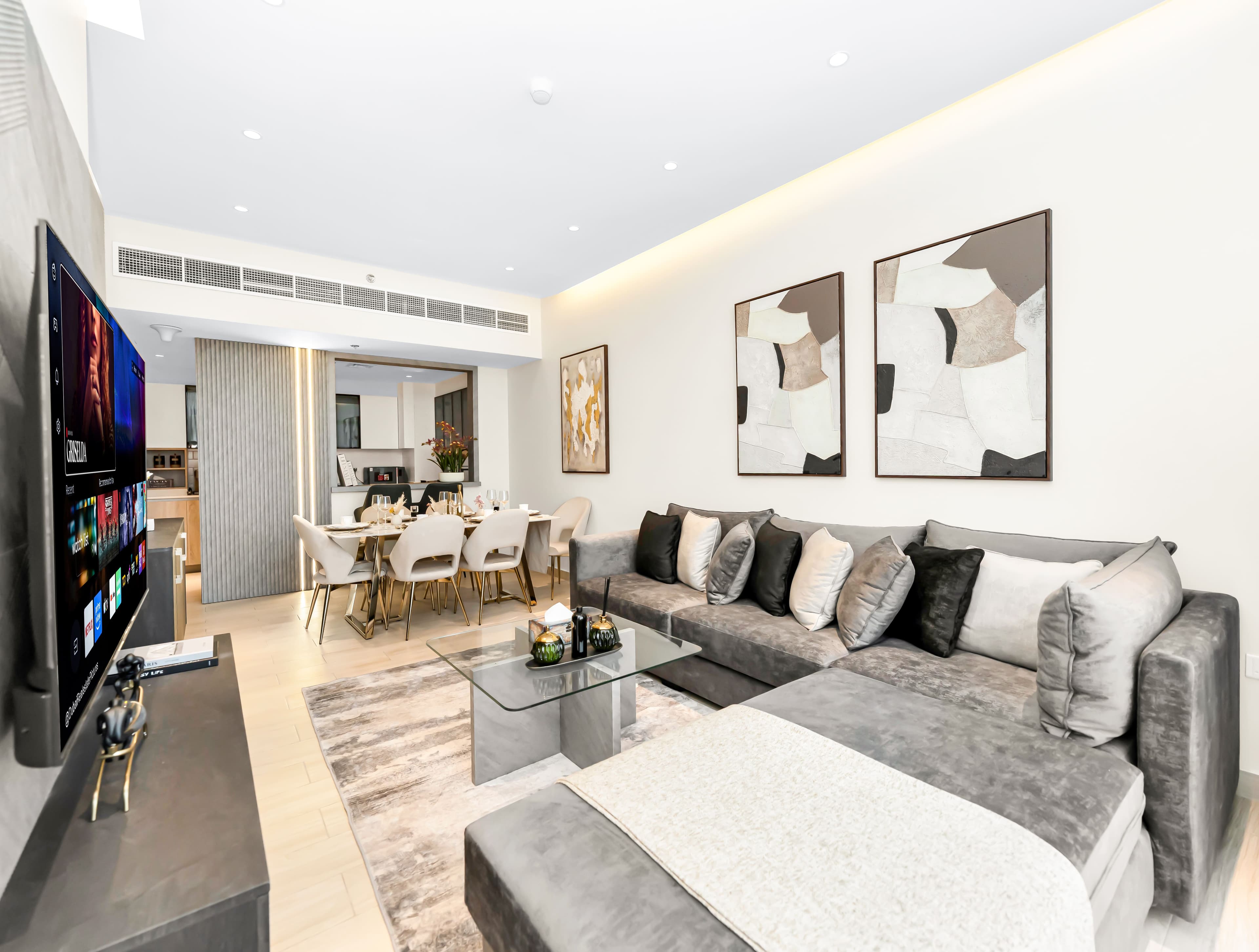 Burj Khalifa and Canal views | 3 Bedroom premium Apartment | Fully Furnished - Thumbnail 15