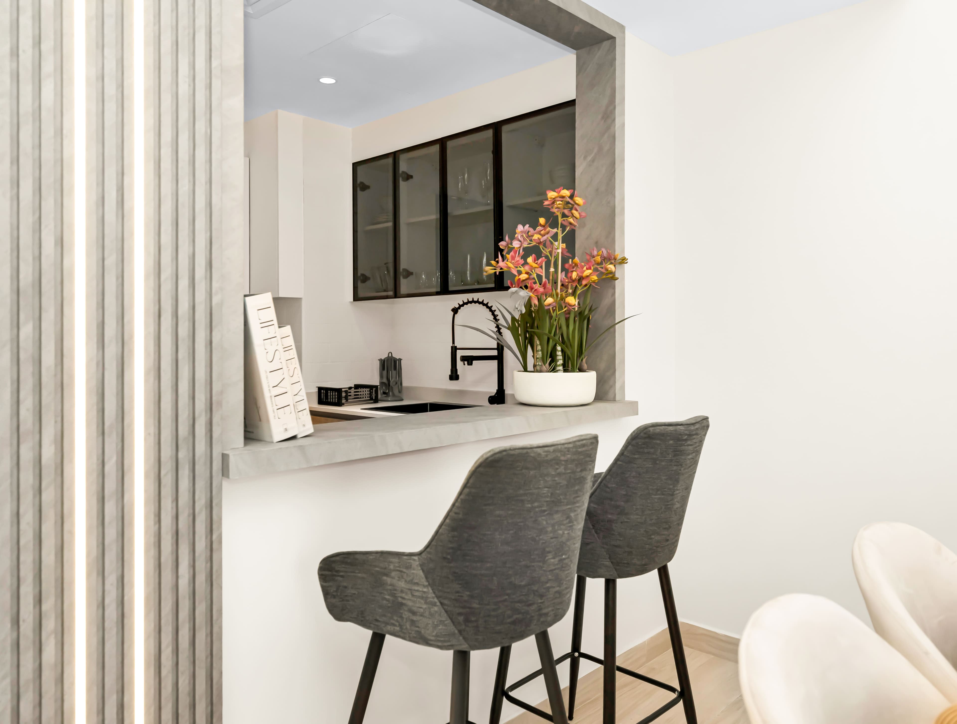 Burj Khalifa and Canal views | 3 Bedroom premium Apartment | Fully Furnished - Thumbnail 17