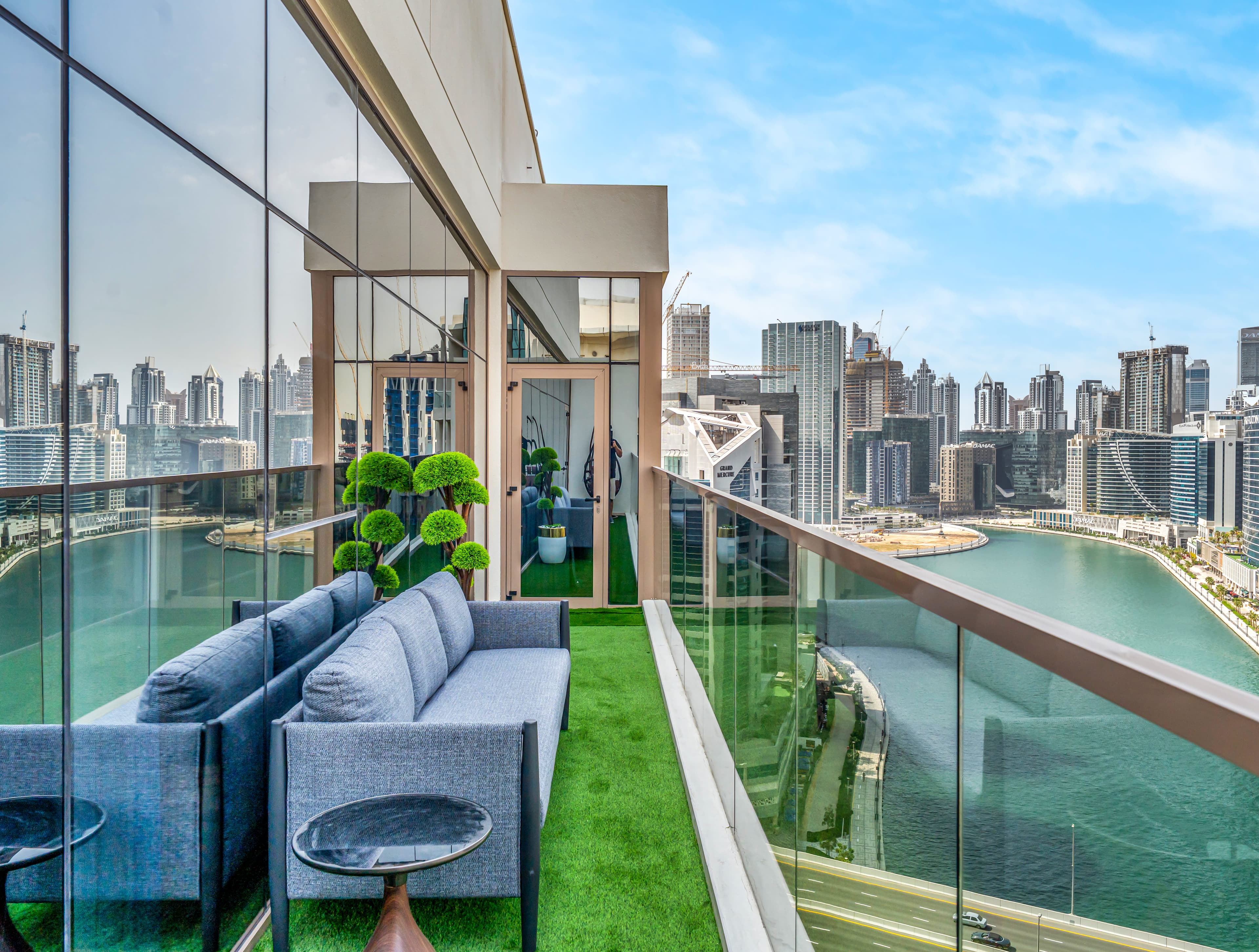 Burj Khalifa and Canal views | 3 Bedroom premium Apartment | Fully Furnished - Thumbnail 19