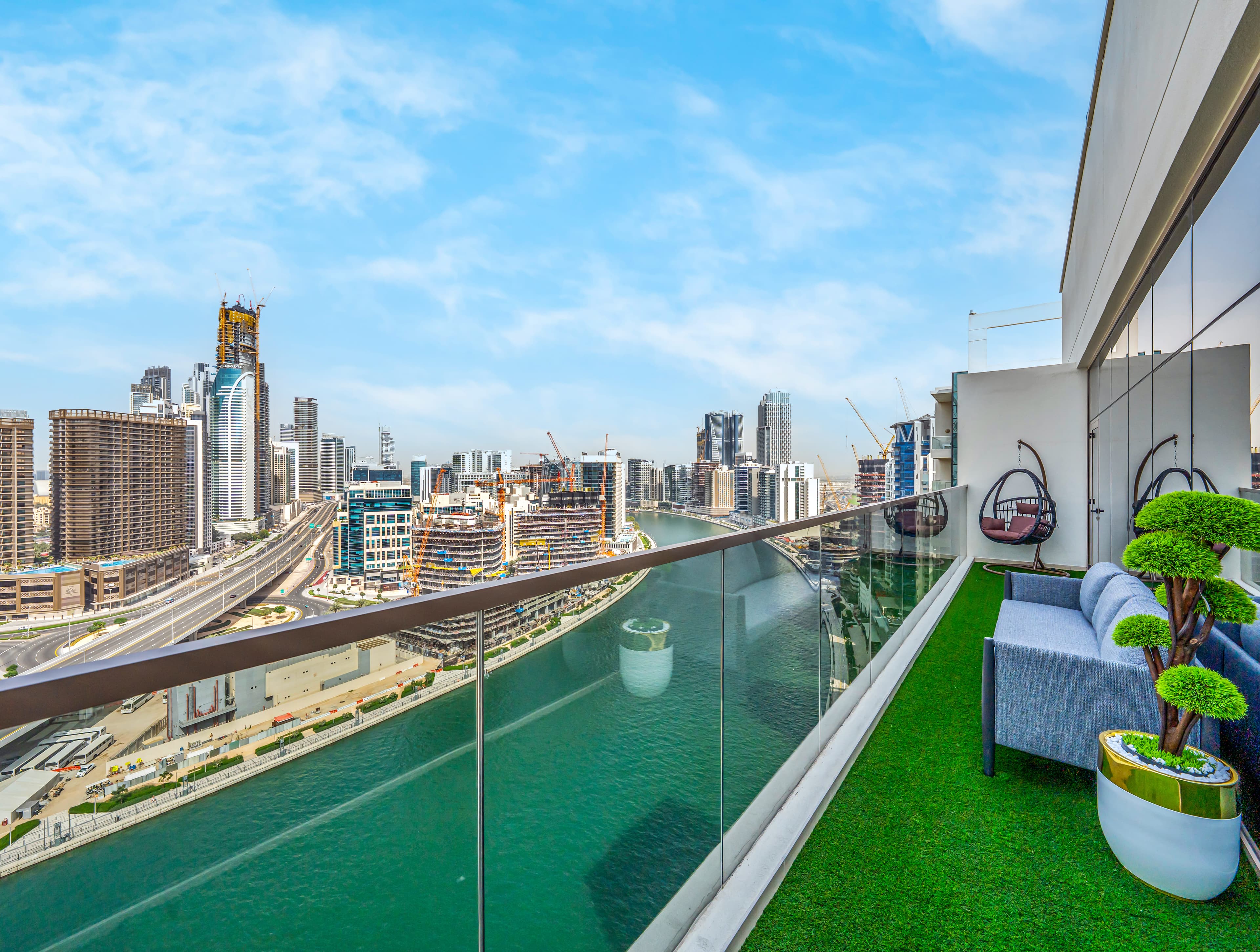 Burj Khalifa and Canal views | 3 Bedroom premium Apartment | Fully Furnished - Thumbnail 21