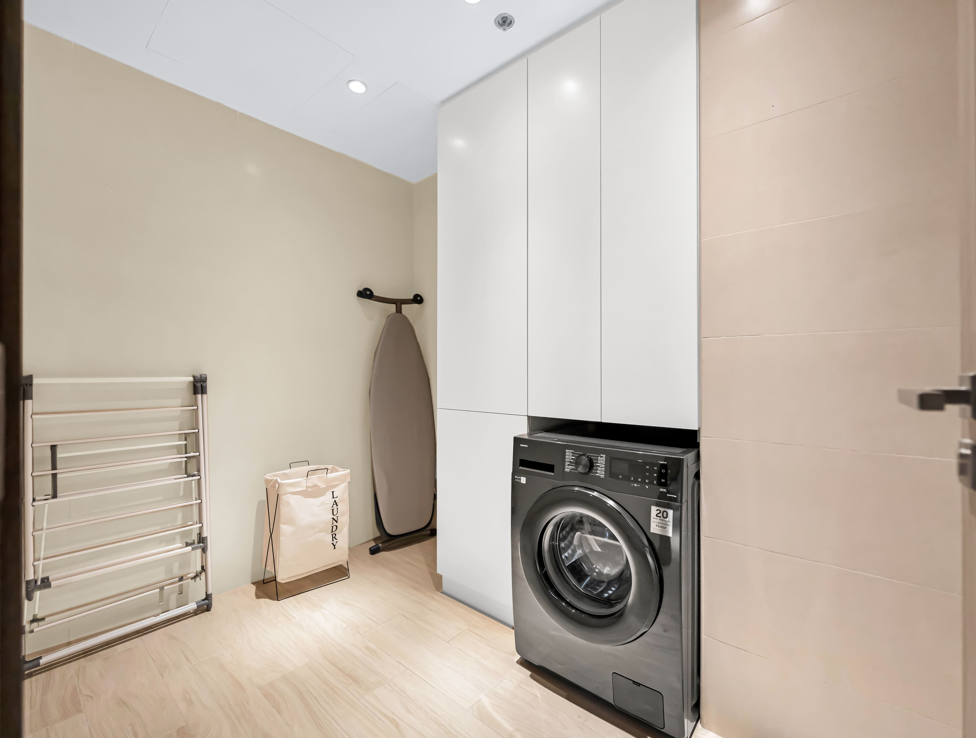 Burj Khalifa and Canal views | 3 Bedroom premium Apartment | Fully Furnished - Thumbnail 32