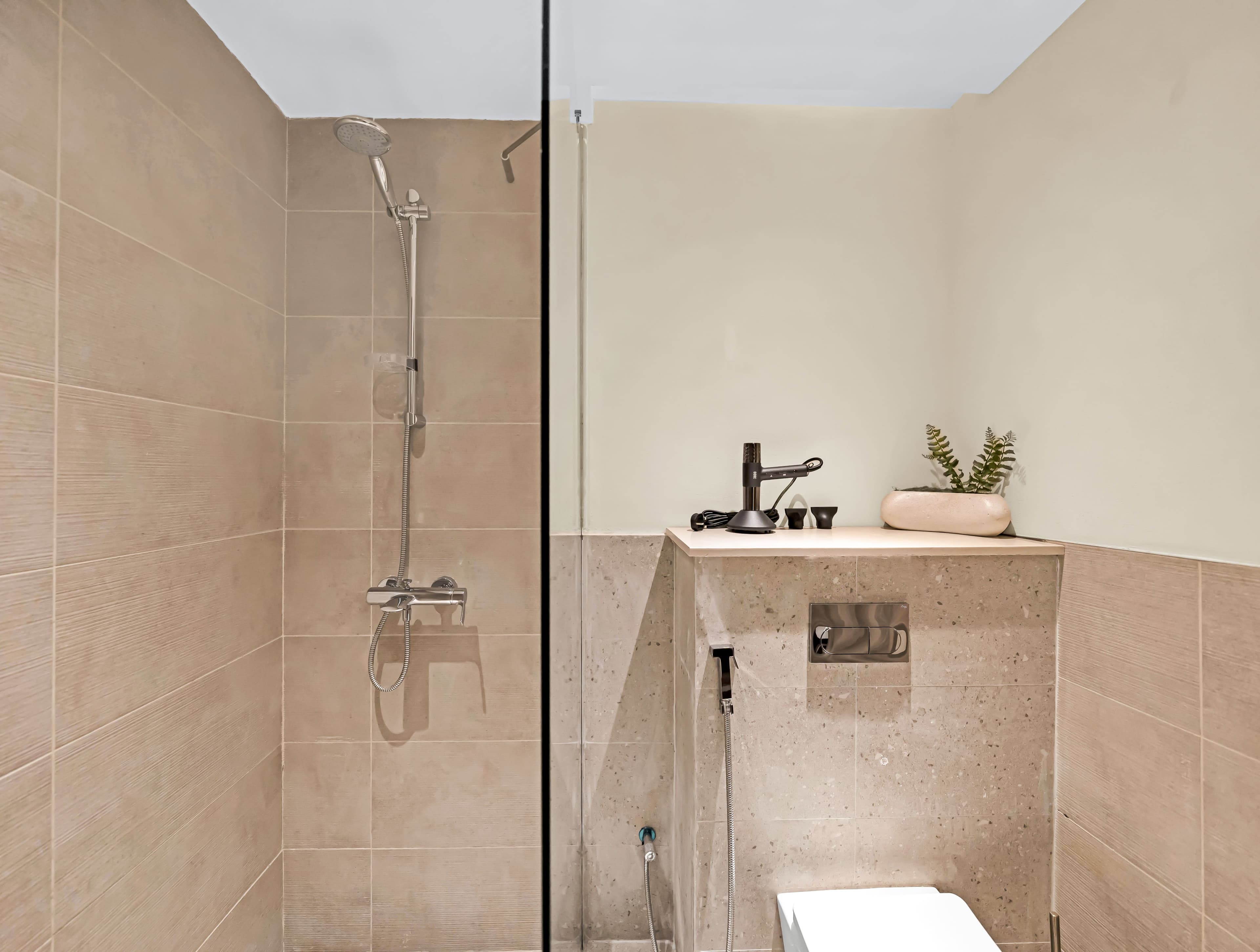 Burj Khalifa and Canal views | 3 Bedroom premium Apartment | Fully Furnished - Thumbnail 33