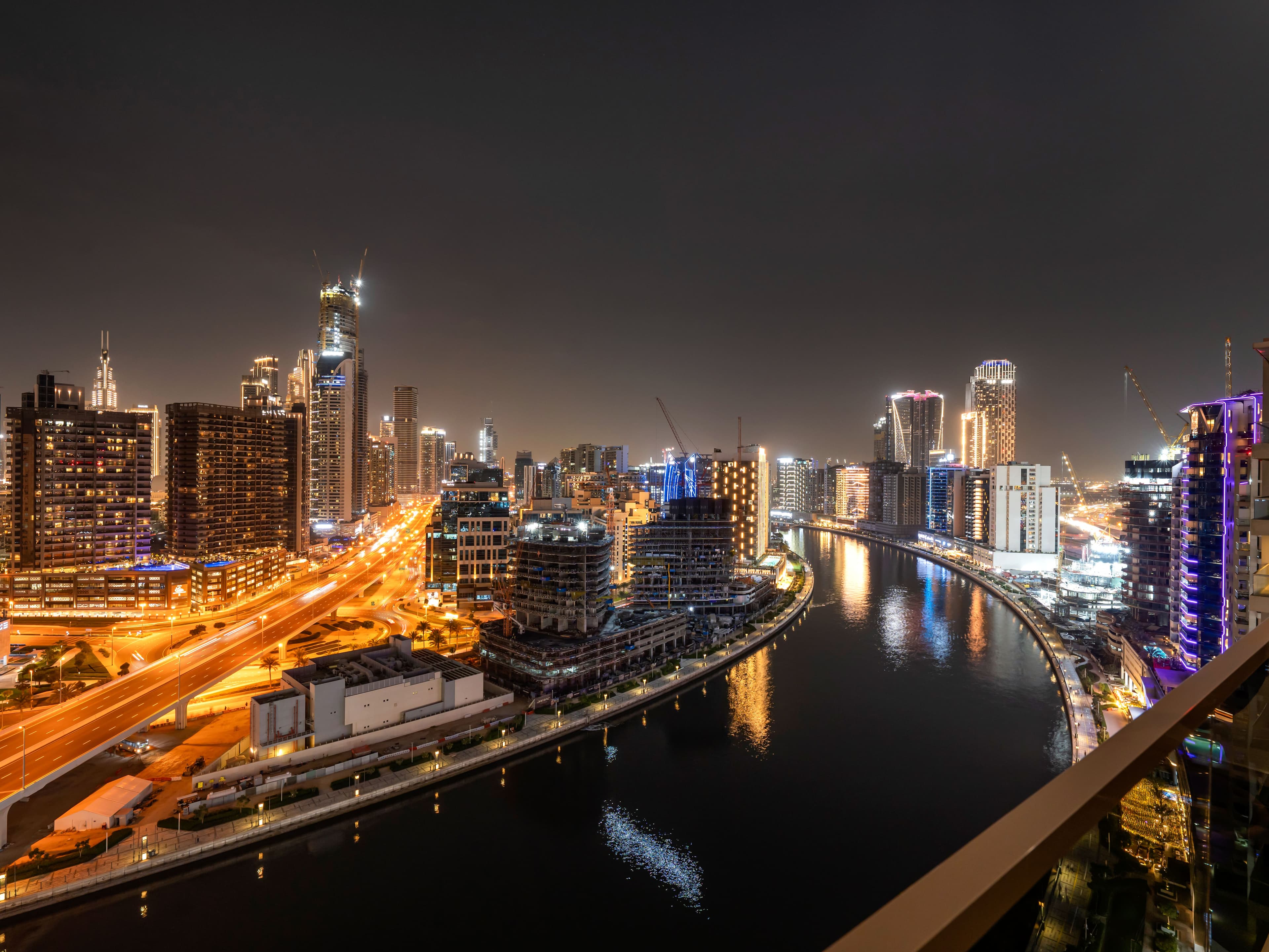 Burj Khalifa and Canal views | 3 Bedroom premium Apartment | Fully Furnished - Thumbnail 40