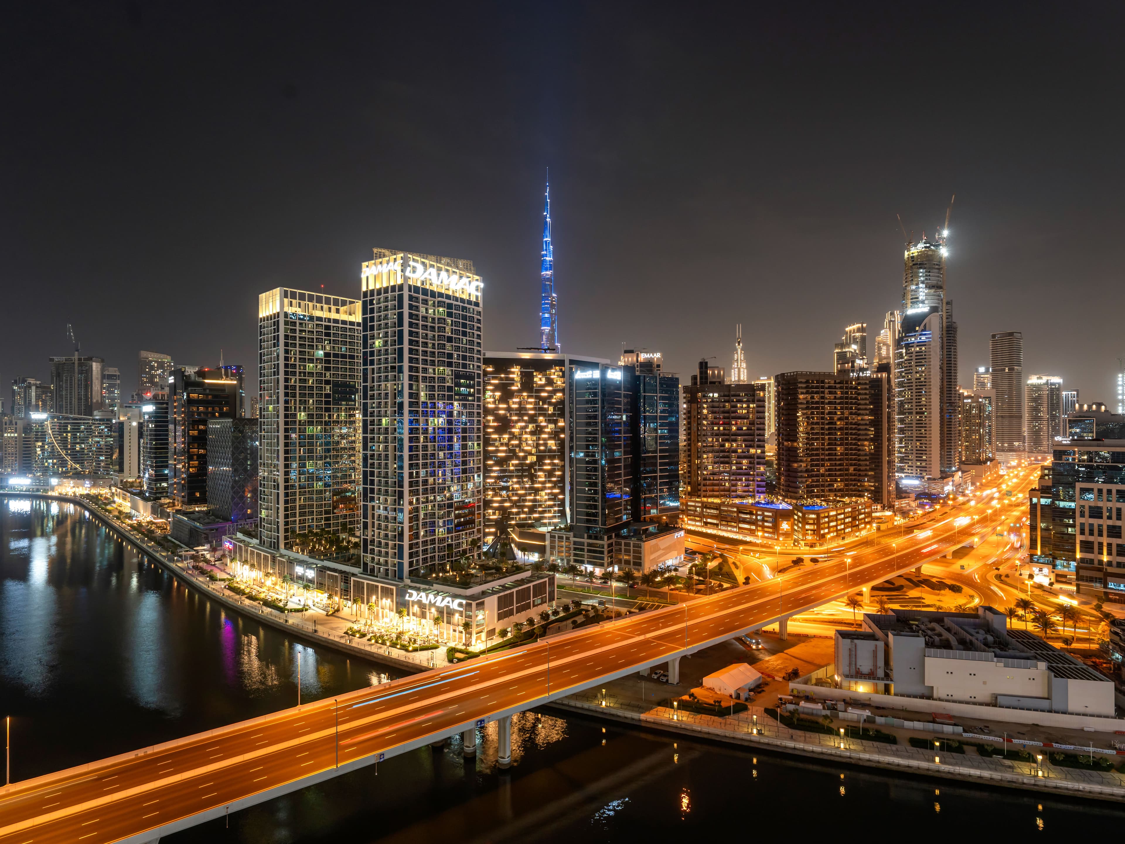 Burj Khalifa and Canal views | 3 Bedroom premium Apartment | Fully Furnished - Thumbnail 42