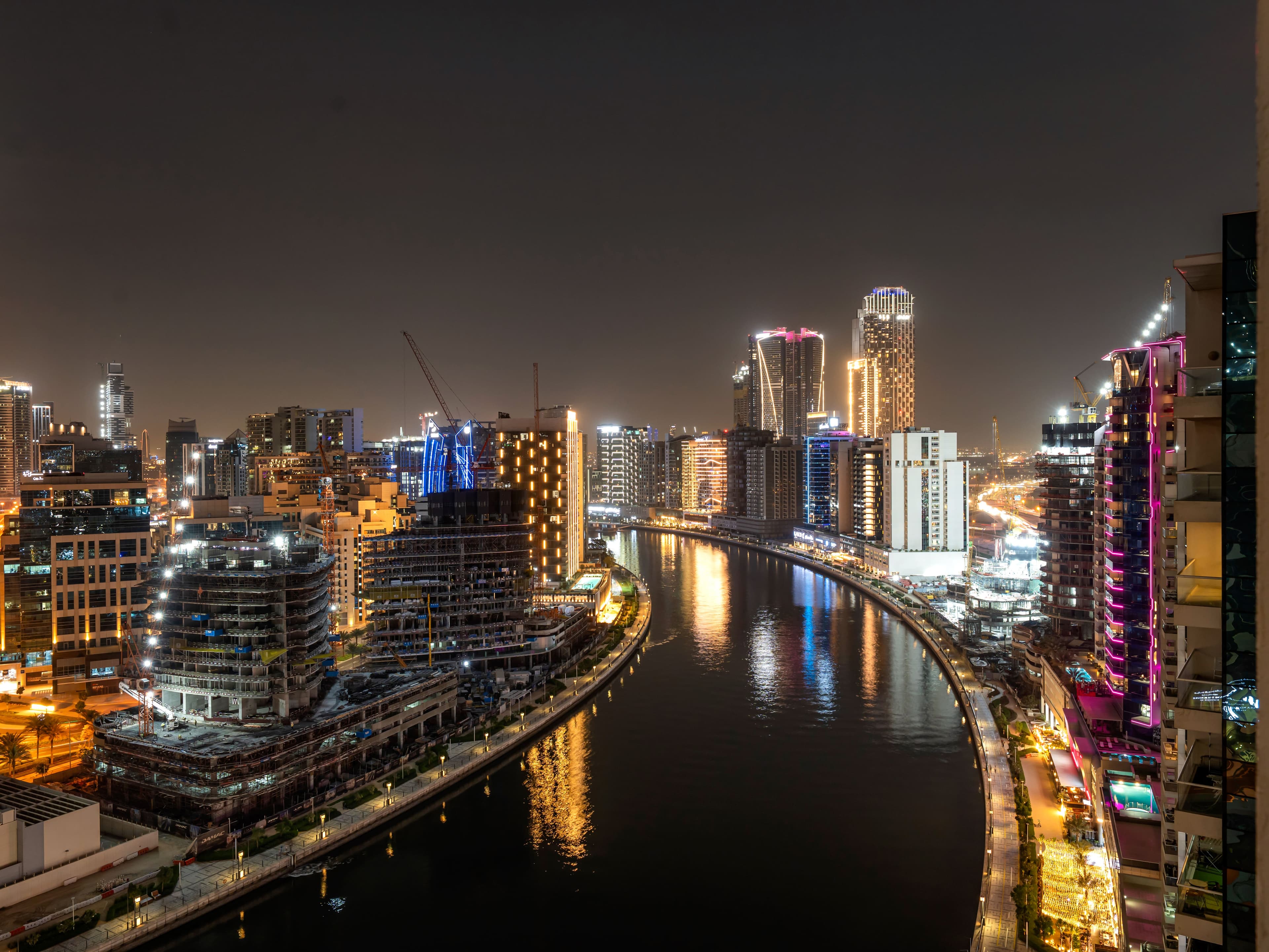 Burj Khalifa and Canal views | 3 Bedroom premium Apartment | Fully Furnished - Thumbnail 44