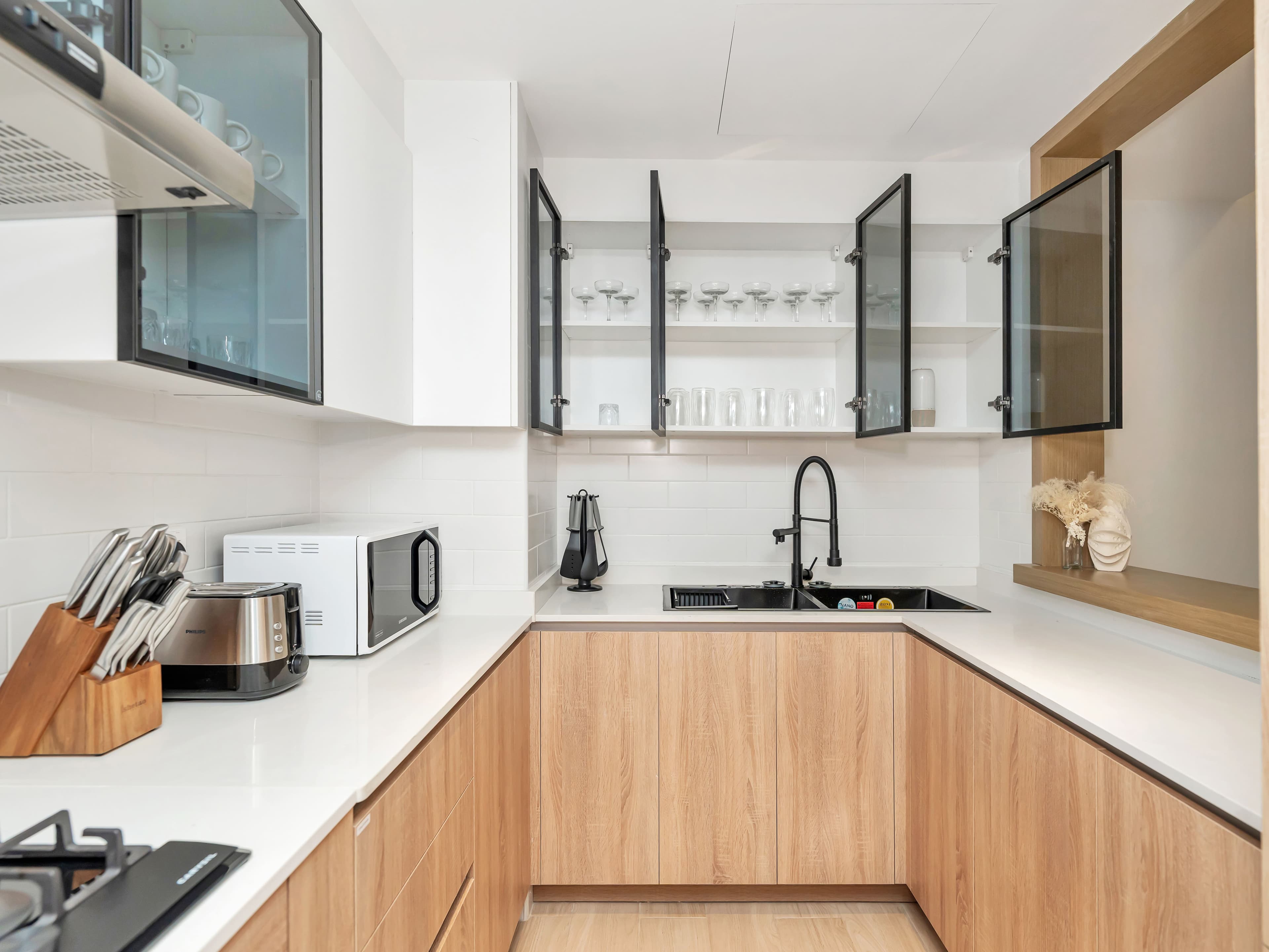 Waterfront Sophistication 3 Bedroom premium Apartment | Fully Furnished - Thumbnail 4