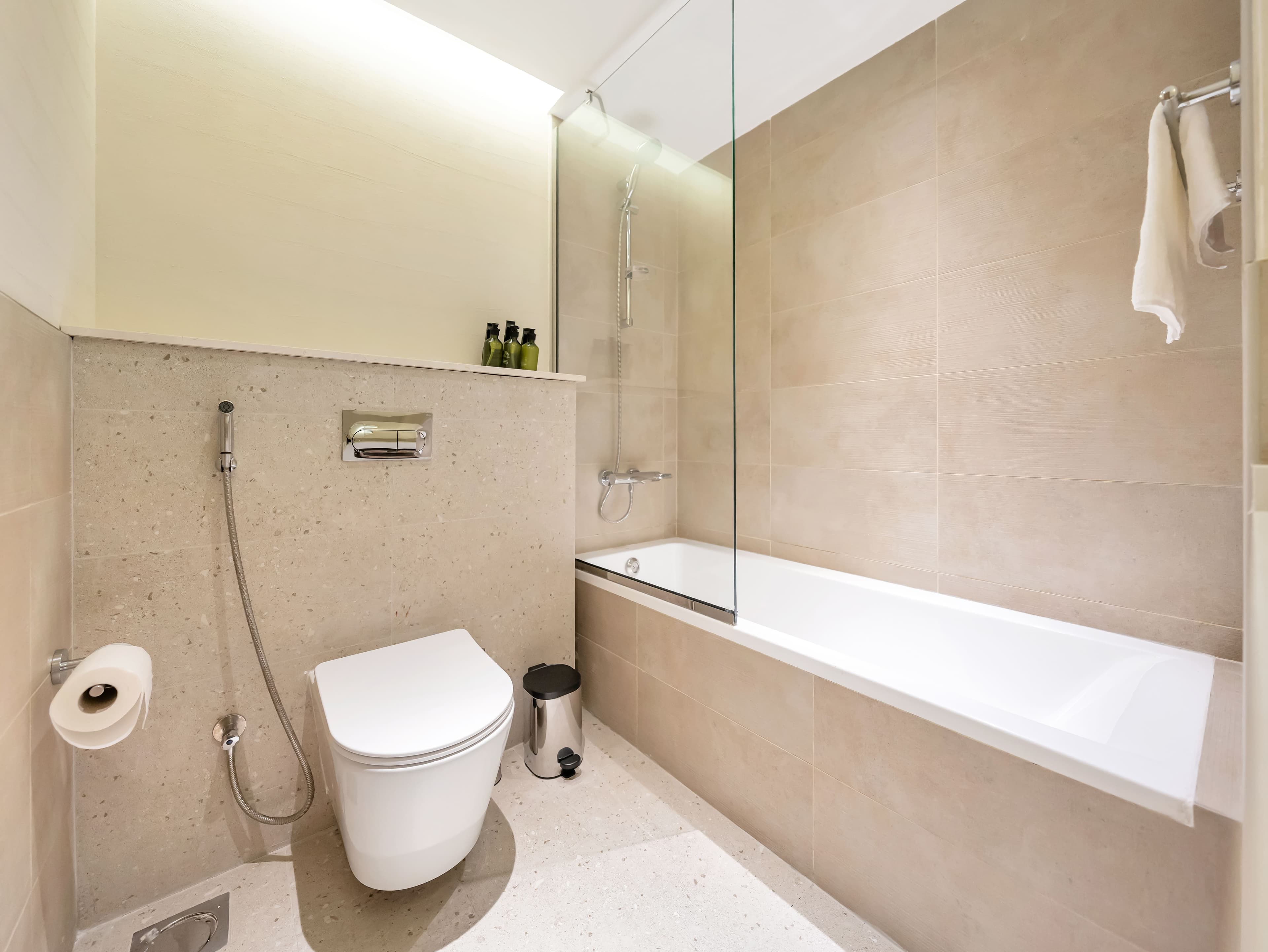 Waterfront Sophistication 3 Bedroom premium Apartment | Fully Furnished - Thumbnail 14