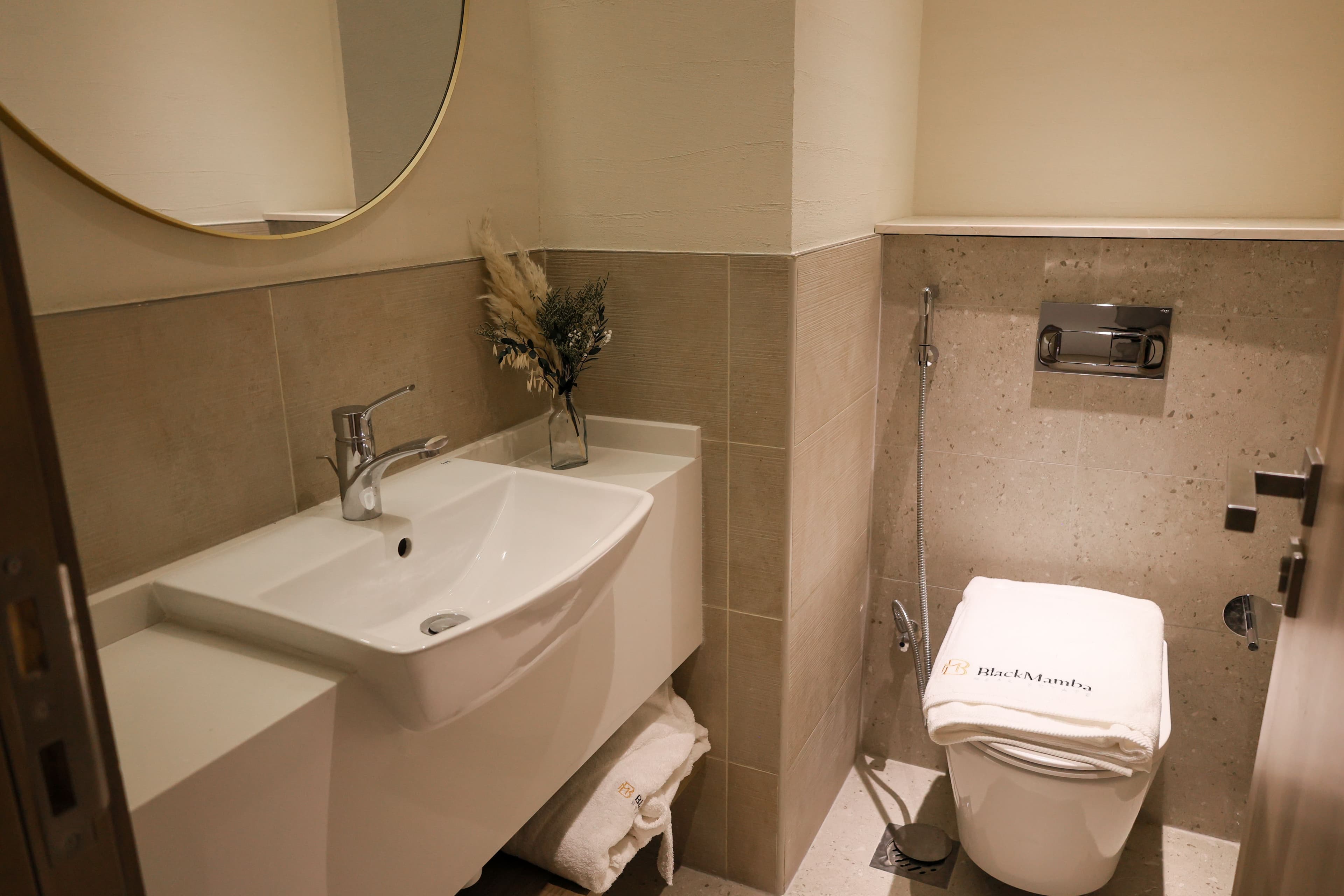 Waterfront Sophistication 3 Bedroom premium Apartment | Fully Furnished - Thumbnail 18