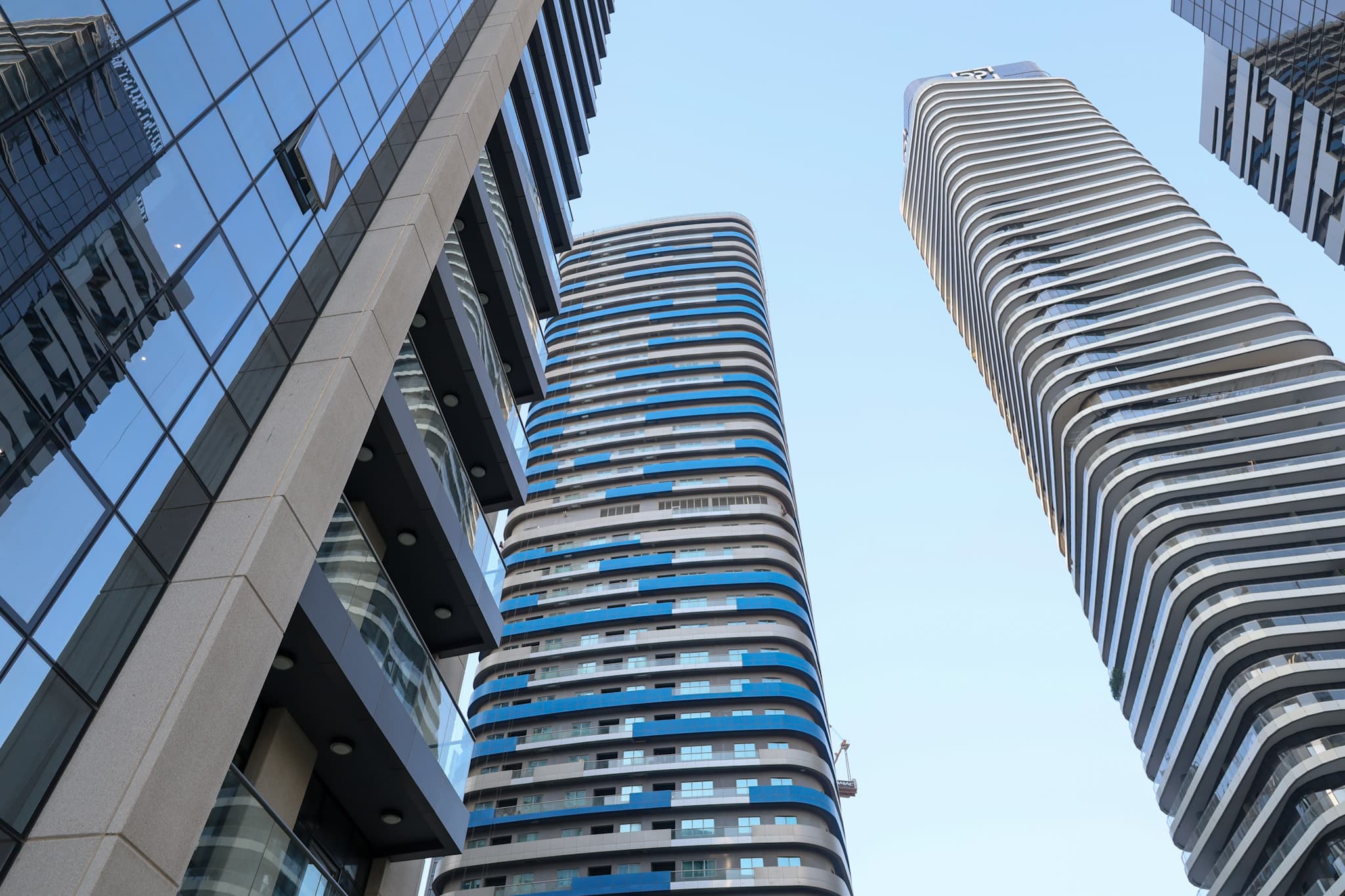 Elegant Downtown | 3 bedrooms Apartment | Fully Furnished | Dual Balcony - Thumbnail 2