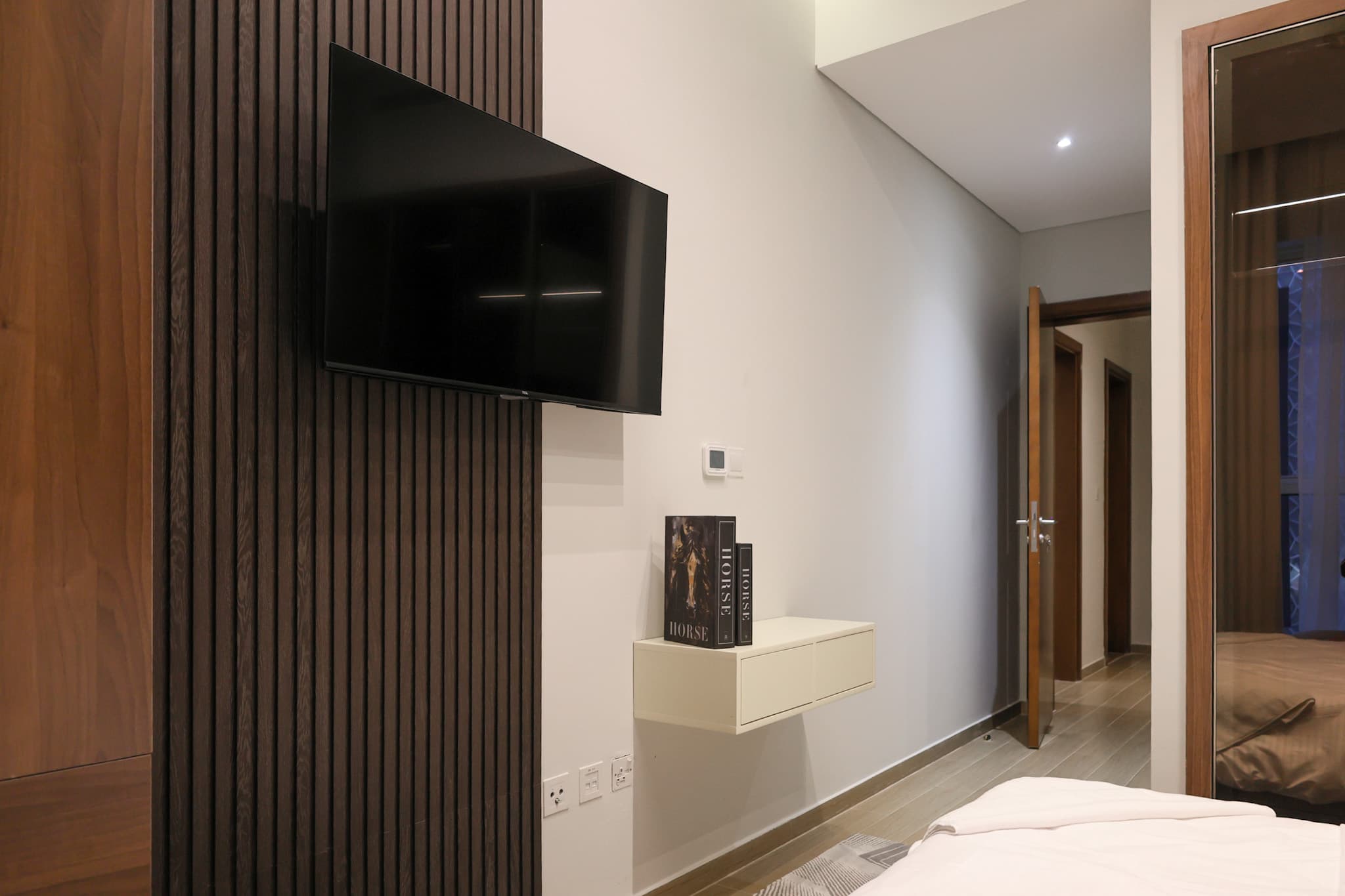 Elegant Downtown | 3 bedrooms Apartment | Fully Furnished | Dual Balcony - Thumbnail 9