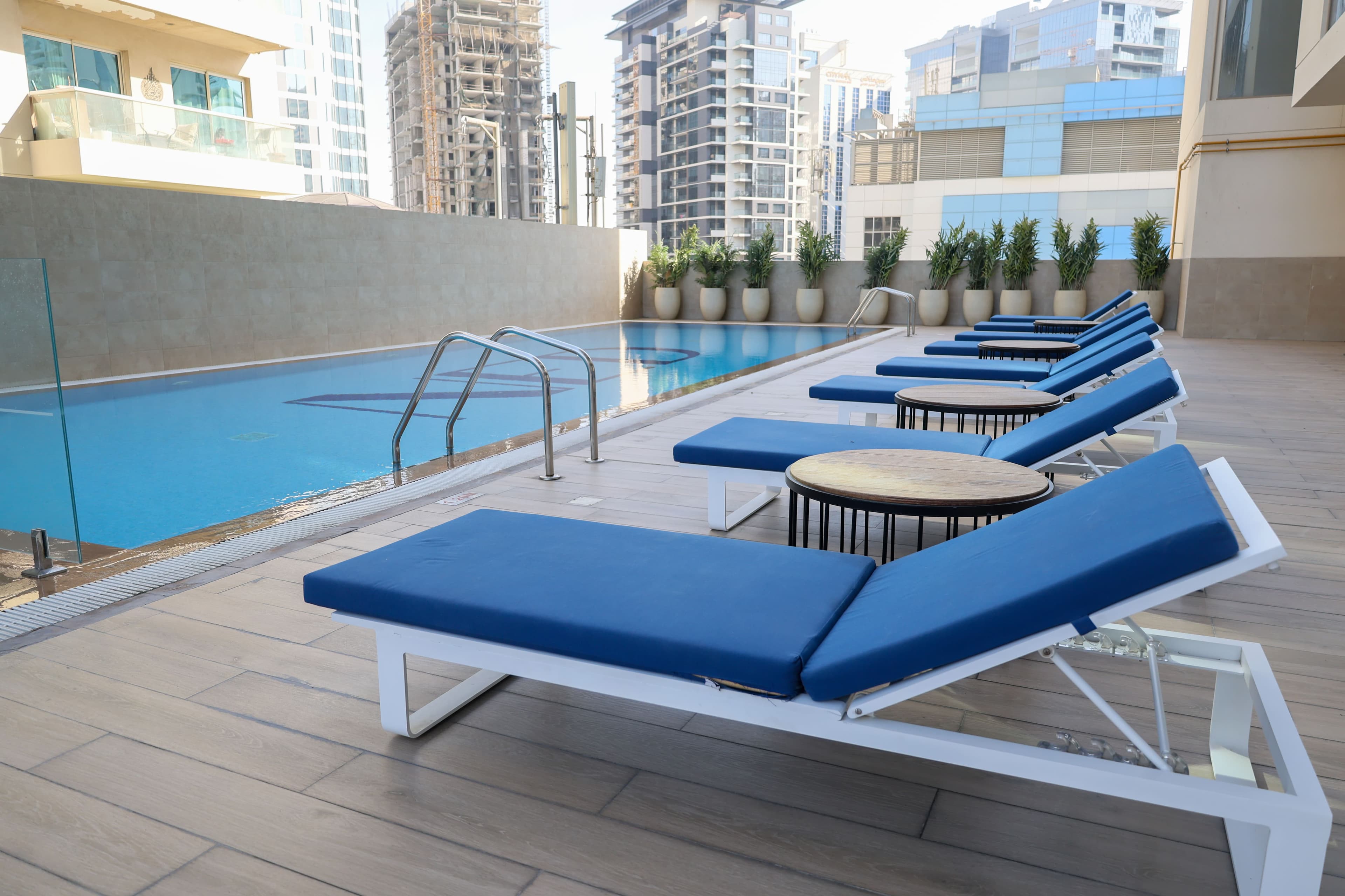 Sobha Hartland - Waves - Thumbnail 19