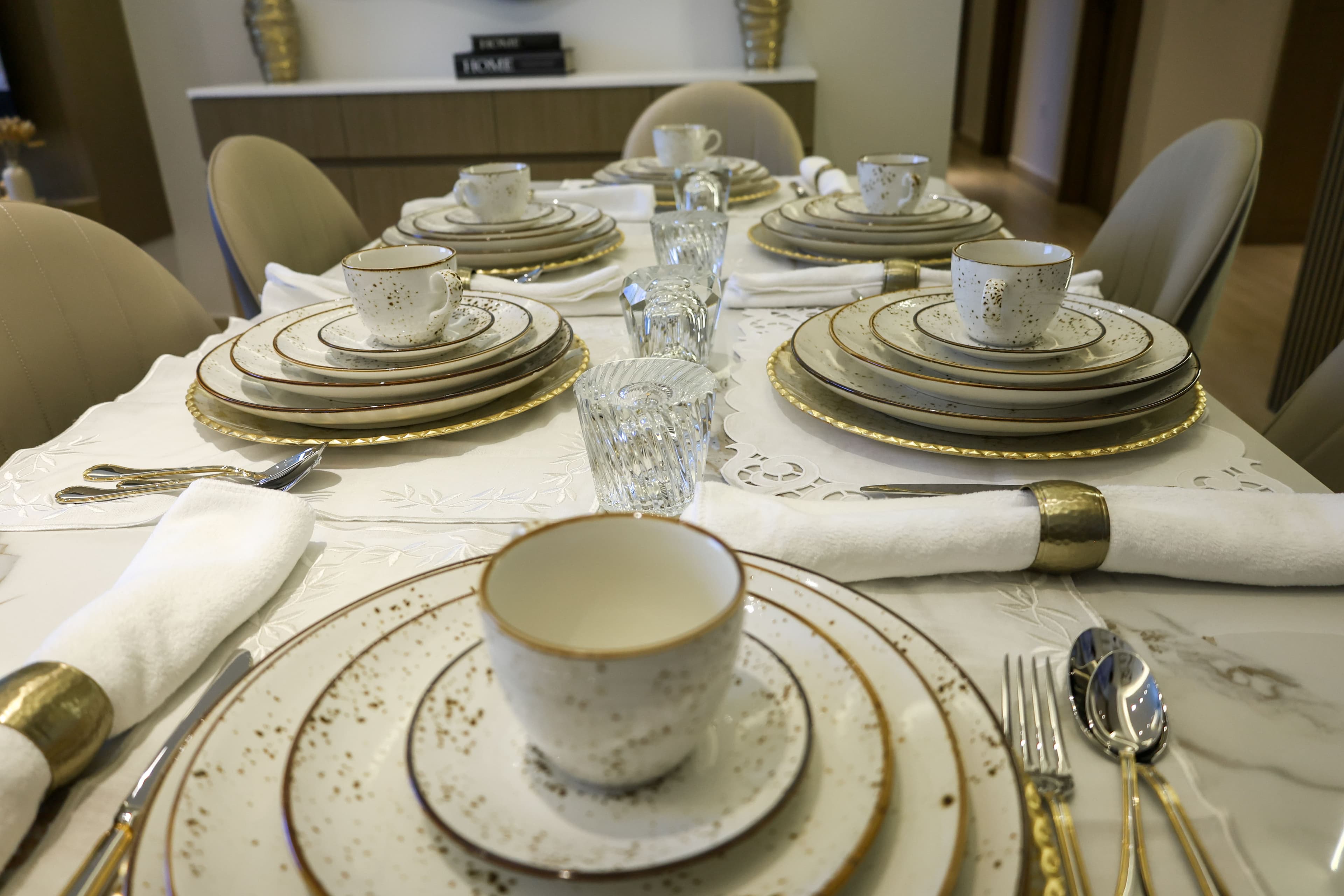 Waterfront Sophistication 3 Bedroom premium Apartment | Fully Furnished - Thumbnail 4